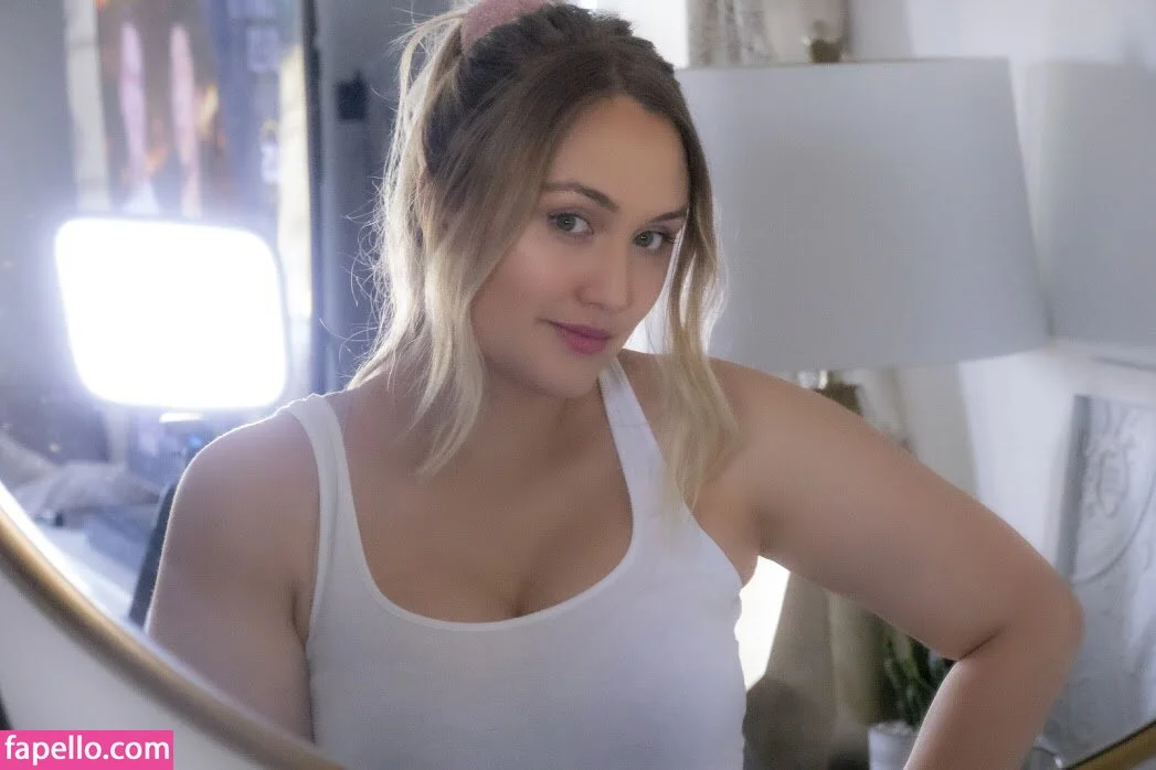 Naomi Kyle Onlyfans Photo Gallery 
