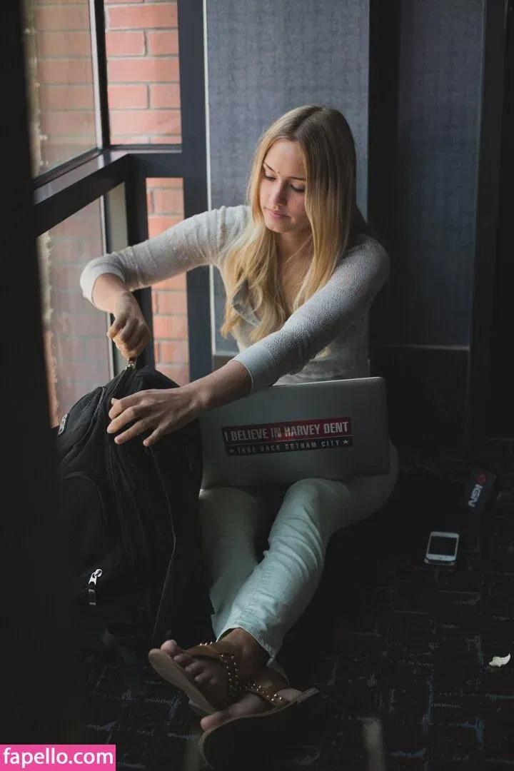 Naomi Kyle Onlyfans Photo Gallery 