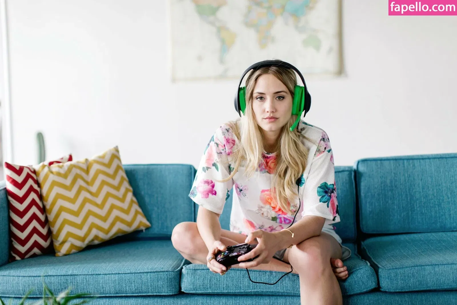 Naomi Kyle Onlyfans Photo Gallery 