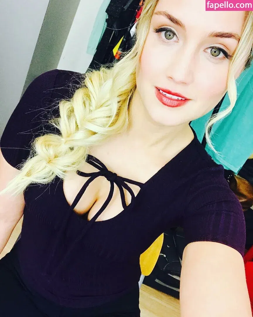 Naomi Kyle Onlyfans Photo Gallery 