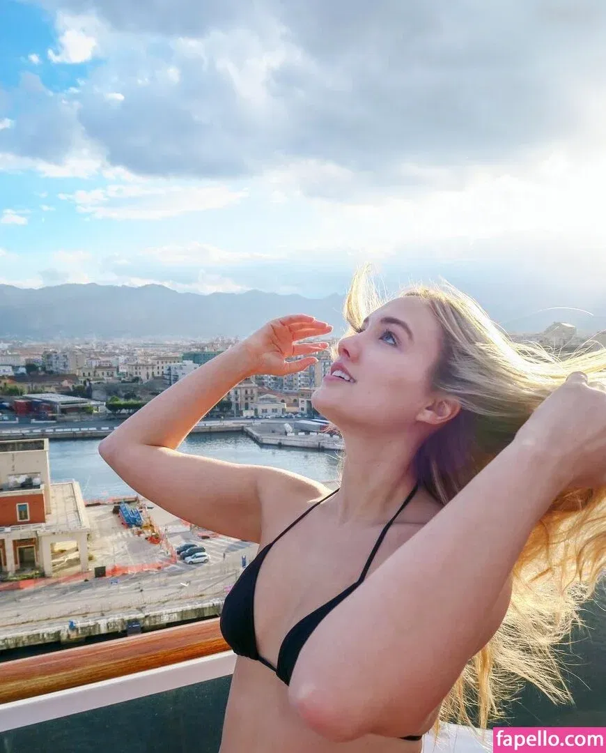 Naomi Kyle Onlyfans Photo Gallery 