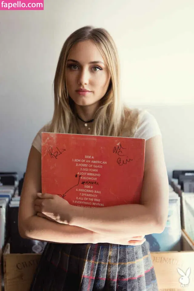 Naomi Kyle Onlyfans Photo Gallery 