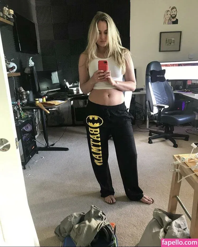 Naomi Kyle Onlyfans Photo Gallery 