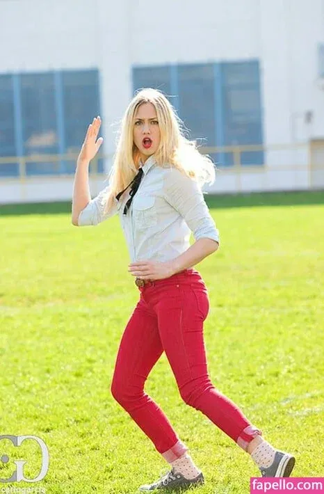 Naomi Kyle Onlyfans Photo Gallery 