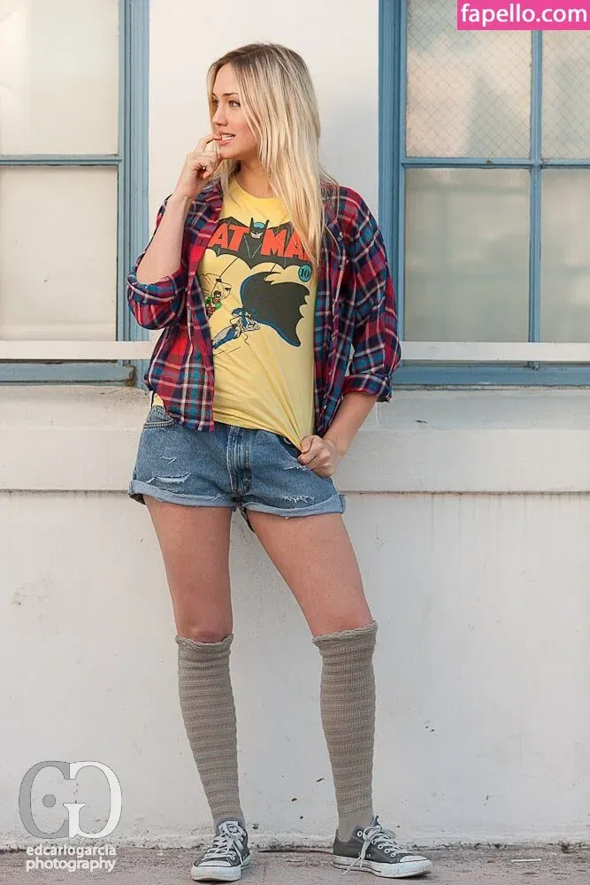 Naomi Kyle Onlyfans Photo Gallery 