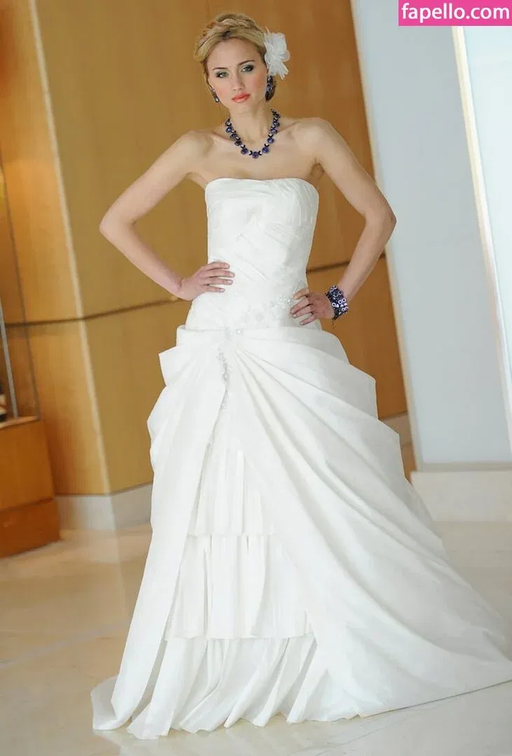 Naomi Kyle Onlyfans Photo Gallery 