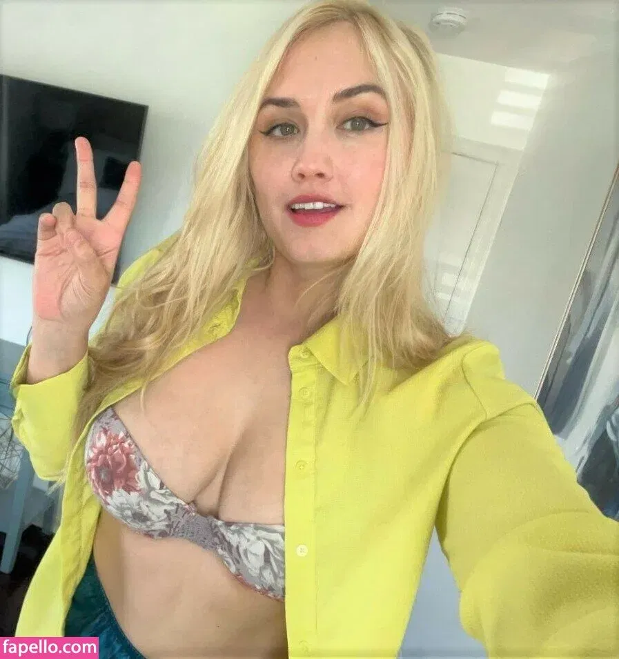 Naomi Kyle Onlyfans Photo Gallery 