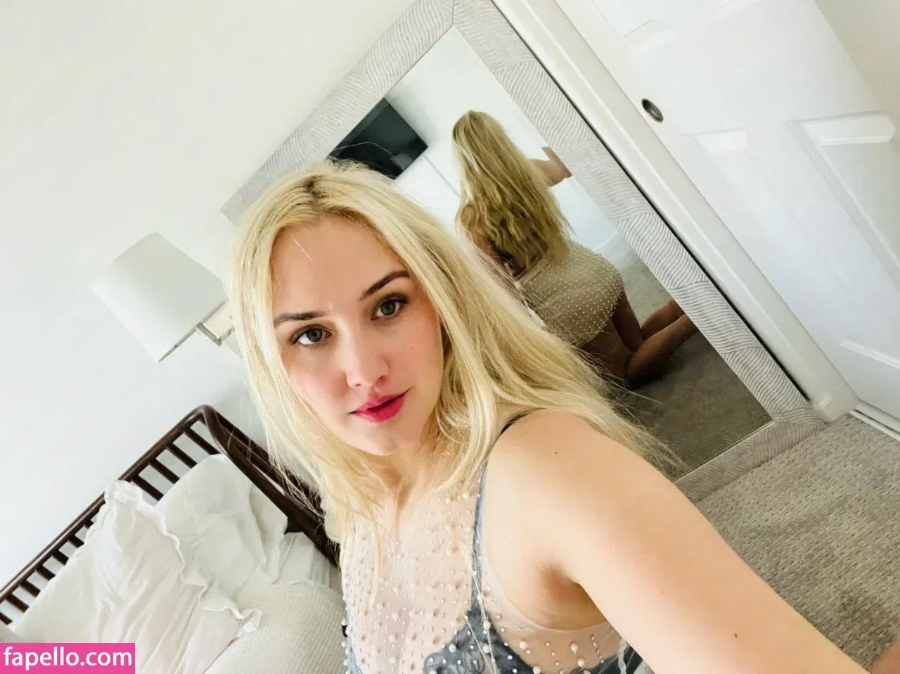 Naomi Kyle Onlyfans Photo Gallery 