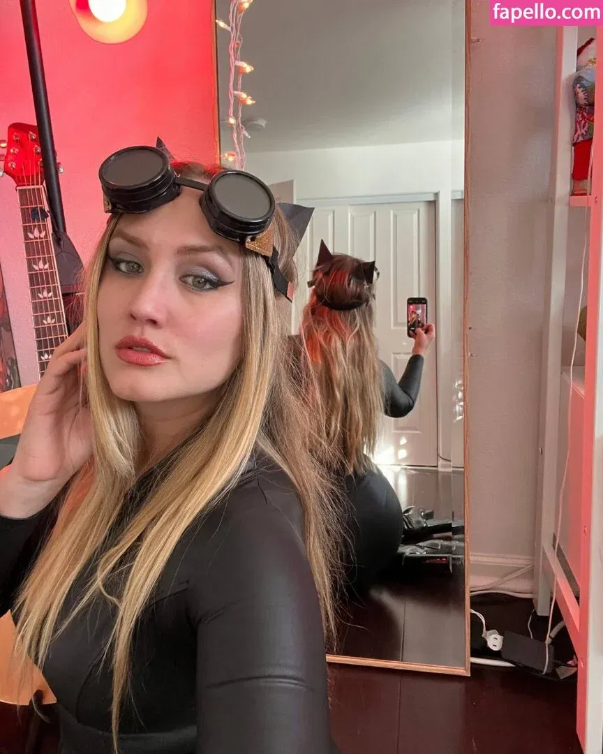 Naomi Kyle Onlyfans Photo Gallery 