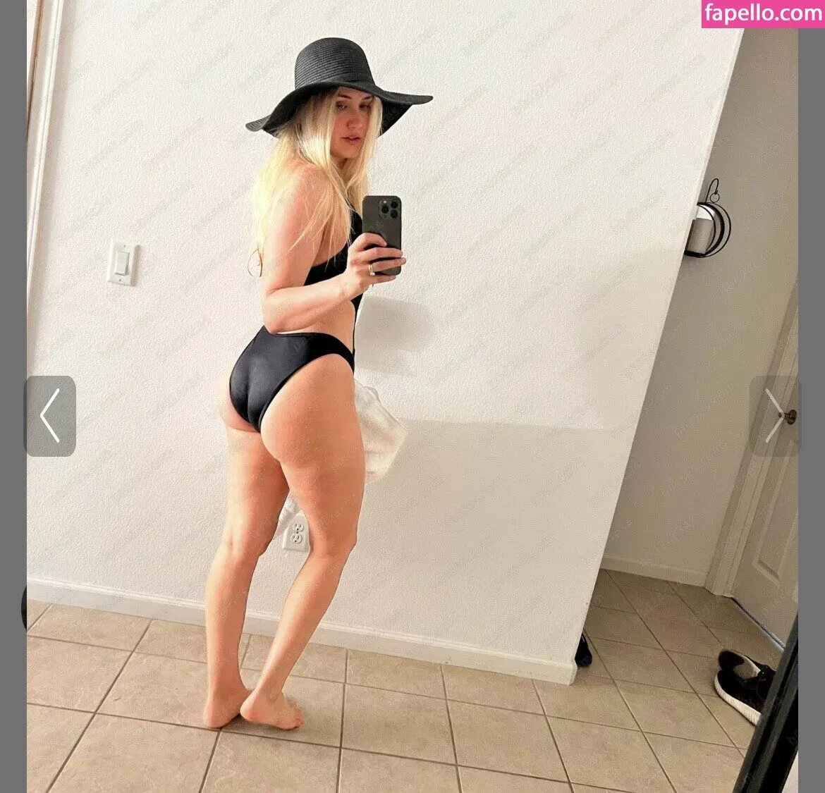 Naomi Kyle Onlyfans Photo Gallery 