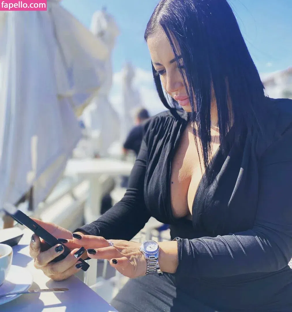 nadine_djelassi Onlyfans Photo Gallery 