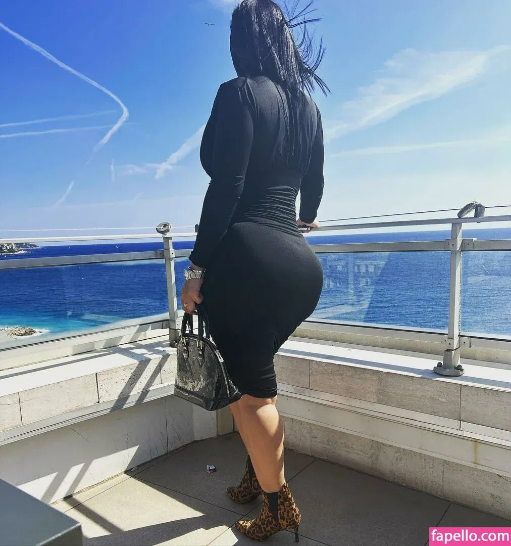 nadine_djelassi Onlyfans Photo Gallery 