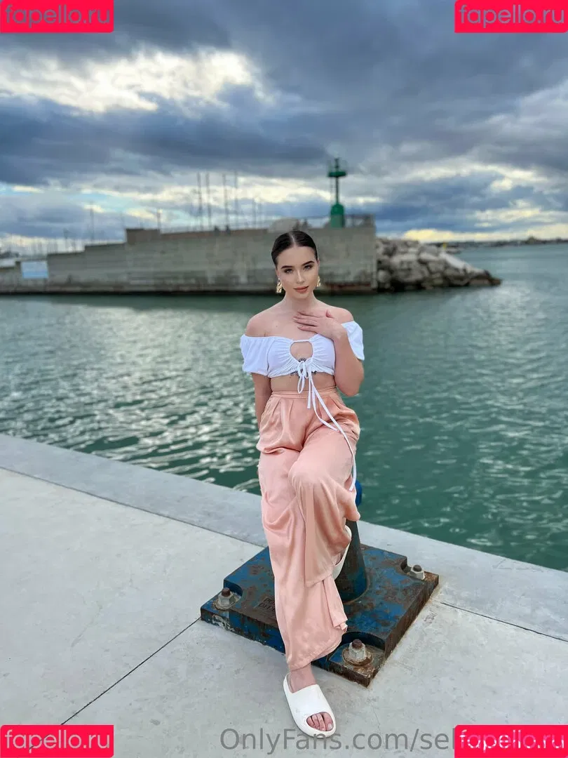 selena_girl Onlyfans Photo Gallery 