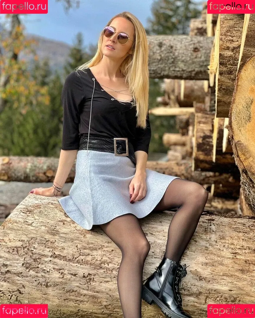 Melissa Naschenweng Onlyfans Photo Gallery 