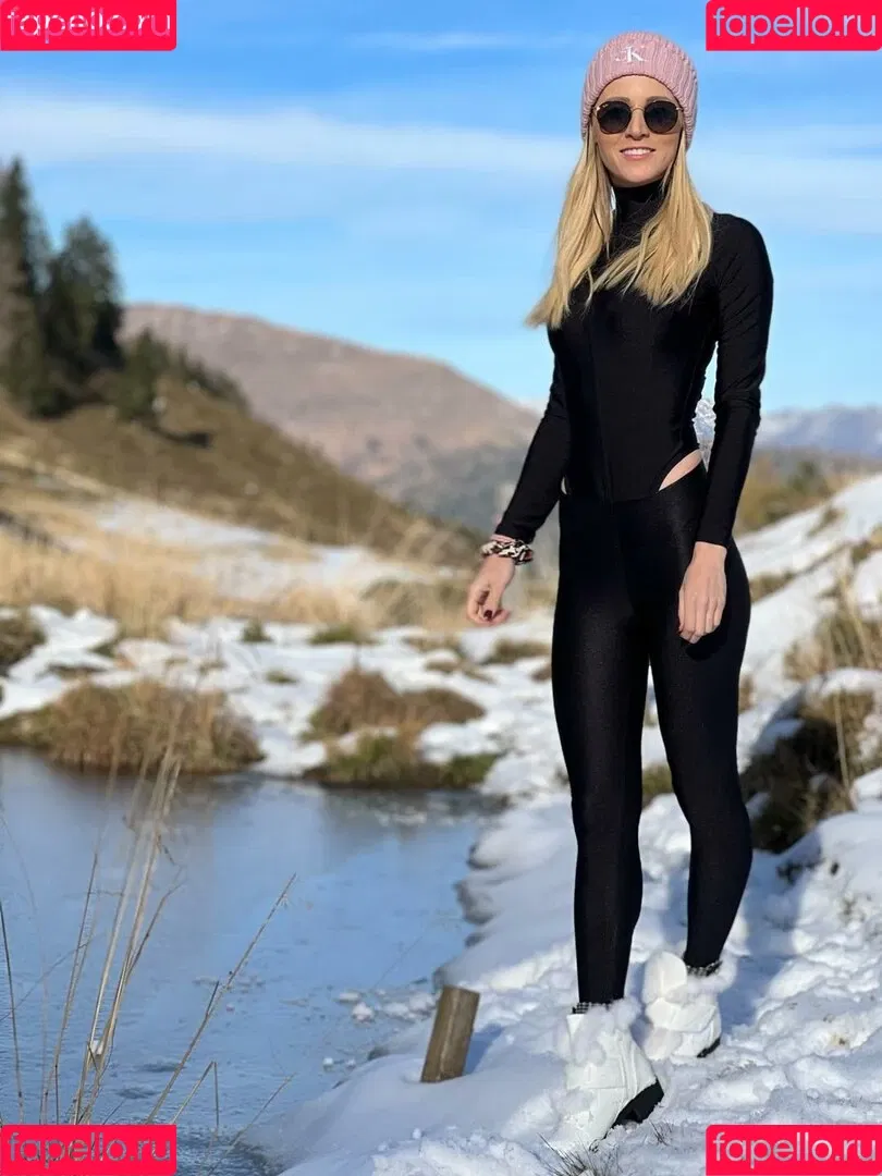Melissa Naschenweng Onlyfans Photo Gallery 