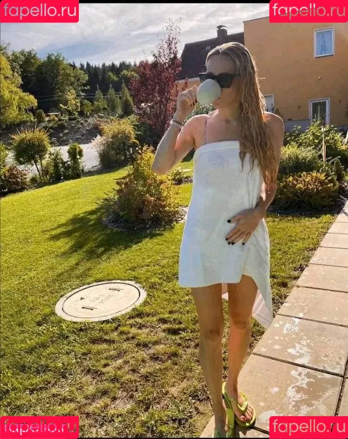 Melissa Naschenweng Onlyfans Photo Gallery 