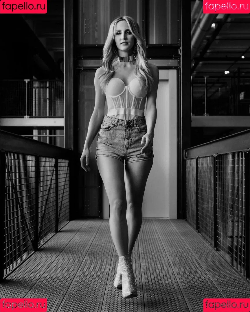 Melissa Naschenweng Onlyfans Photo Gallery 