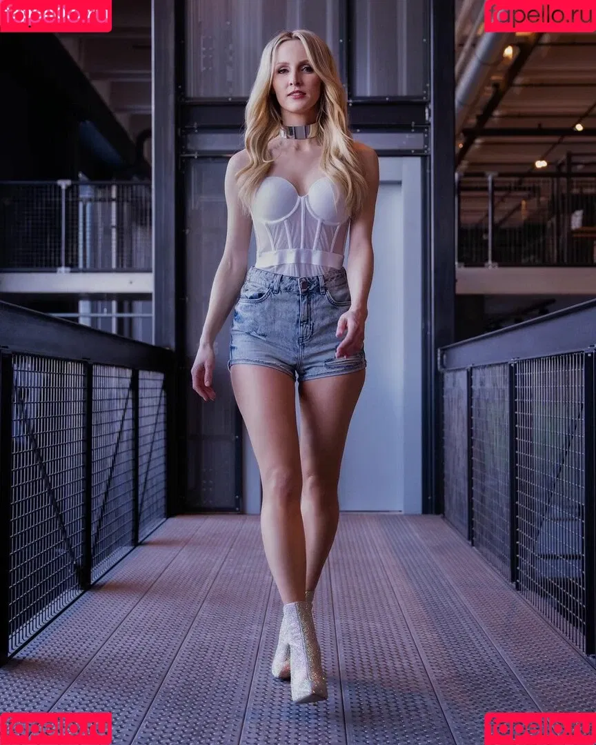 Melissa Naschenweng Onlyfans Photo Gallery 