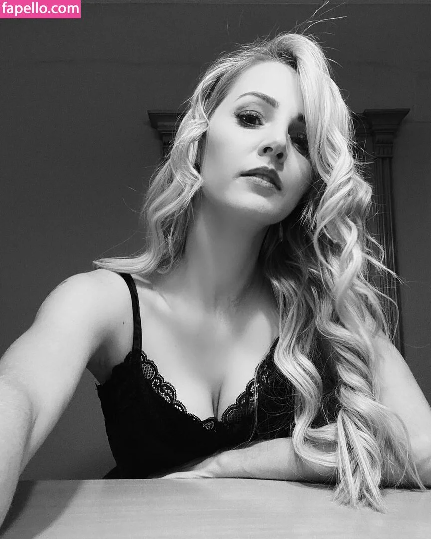 Melissa Naschenweng Onlyfans Photo Gallery 