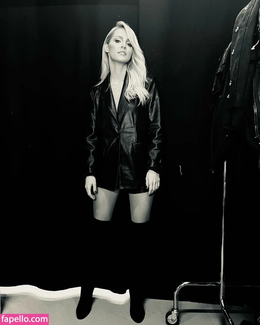 Melissa Naschenweng Onlyfans Photo Gallery 