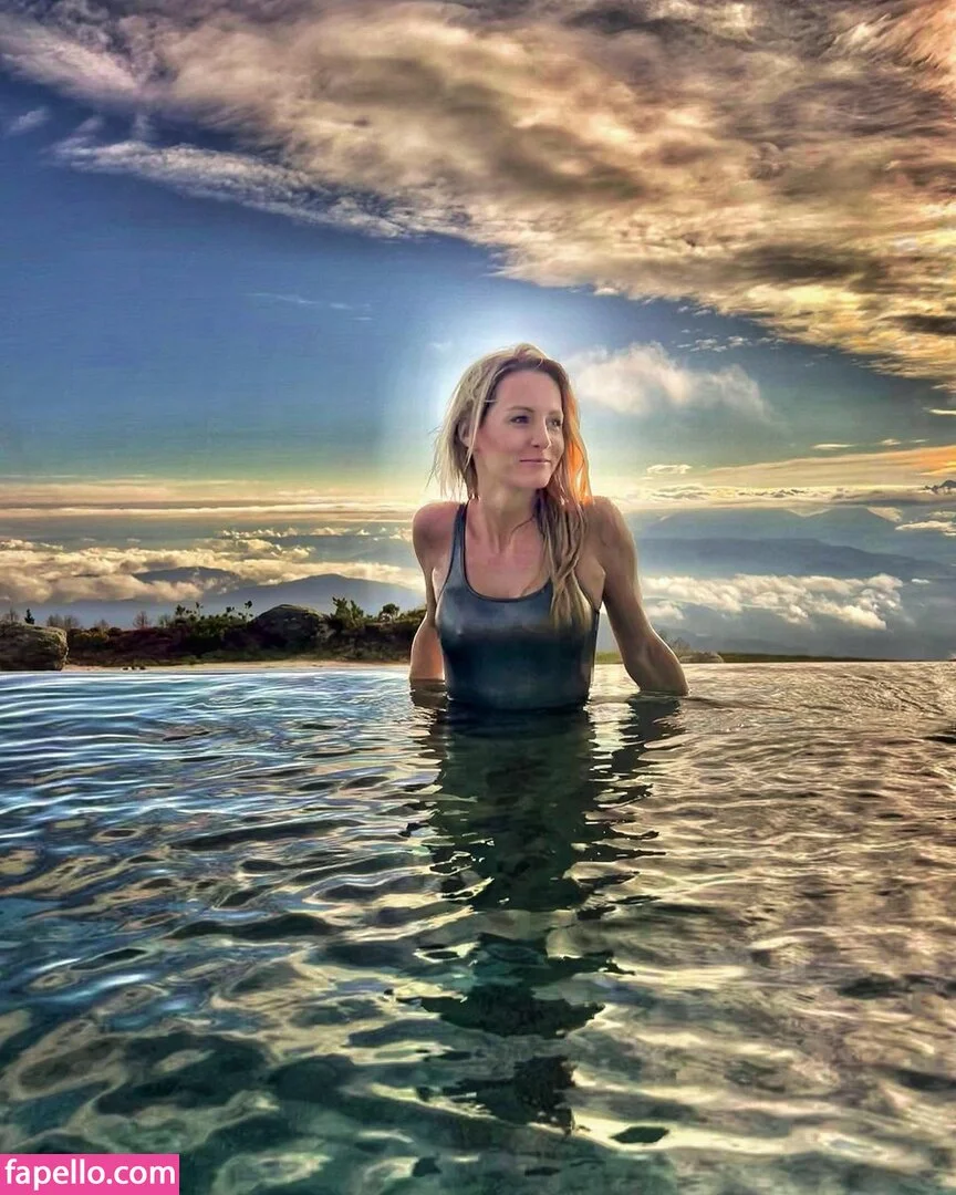 Melissa Naschenweng Onlyfans Photo Gallery 