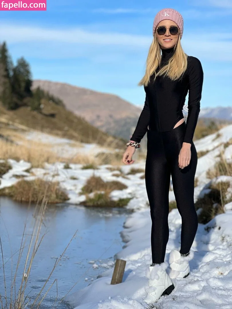 Melissa Naschenweng Onlyfans Photo Gallery 