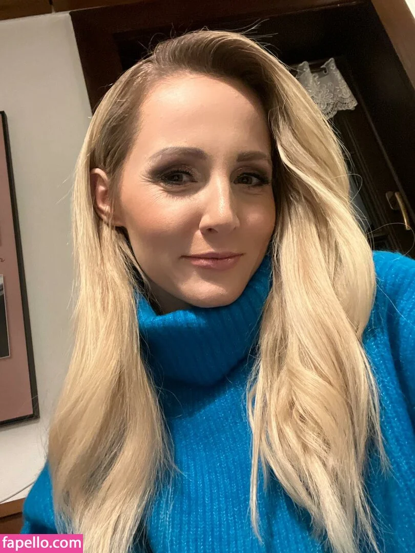 Melissa Naschenweng Onlyfans Photo Gallery 