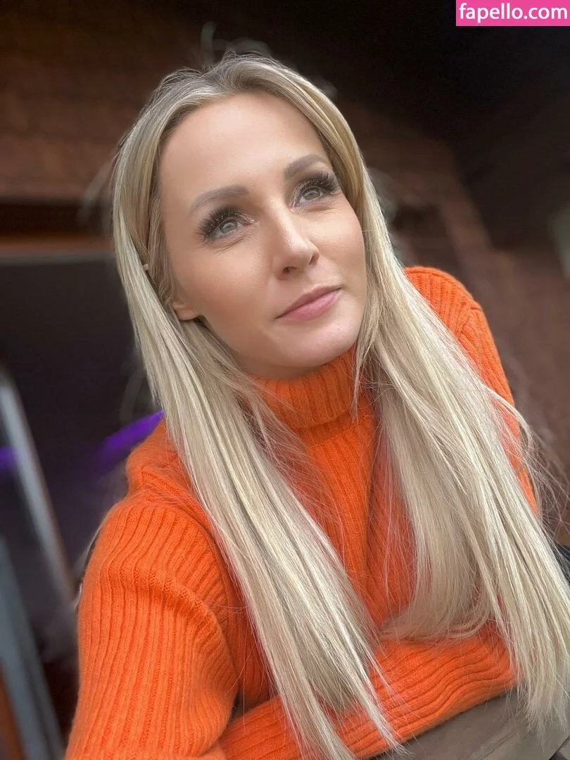 Melissa Naschenweng Onlyfans Photo Gallery 