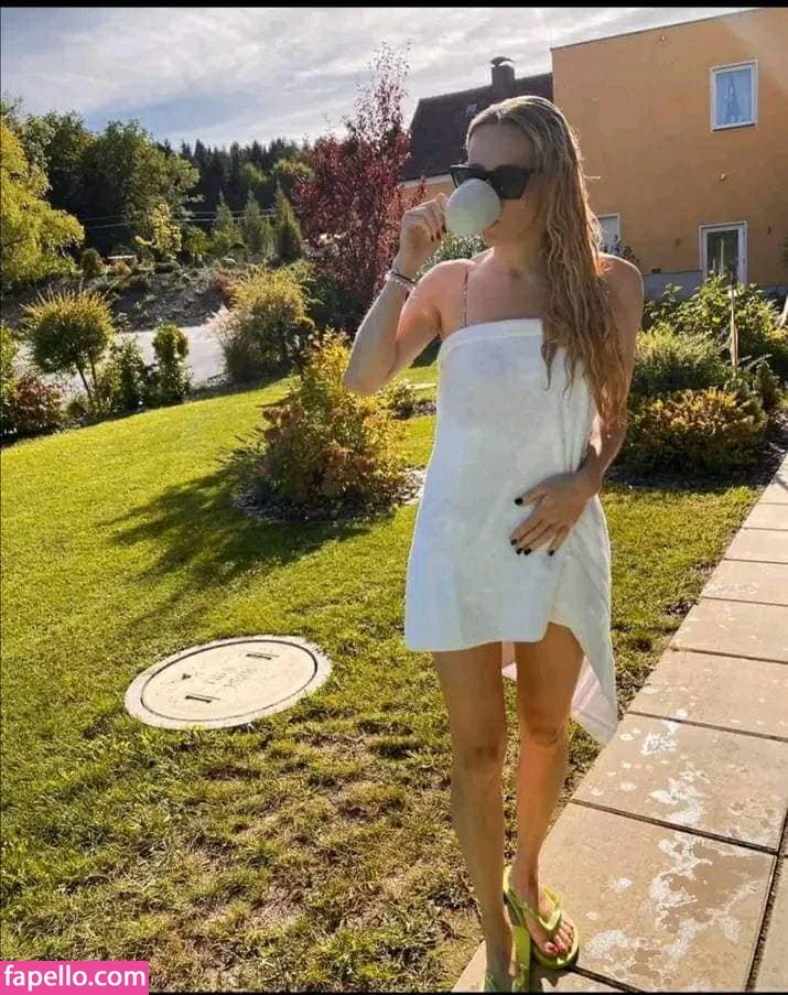 Melissa Naschenweng Onlyfans Photo Gallery 