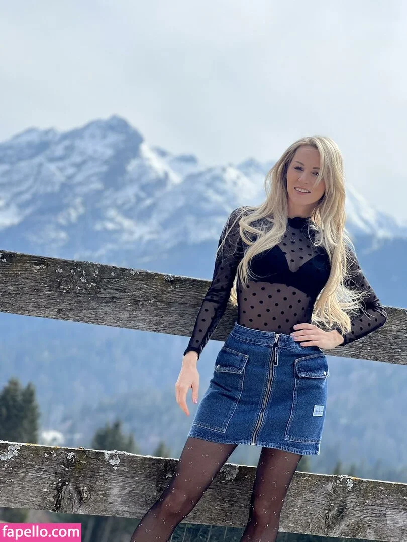 Melissa Naschenweng Onlyfans Photo Gallery 