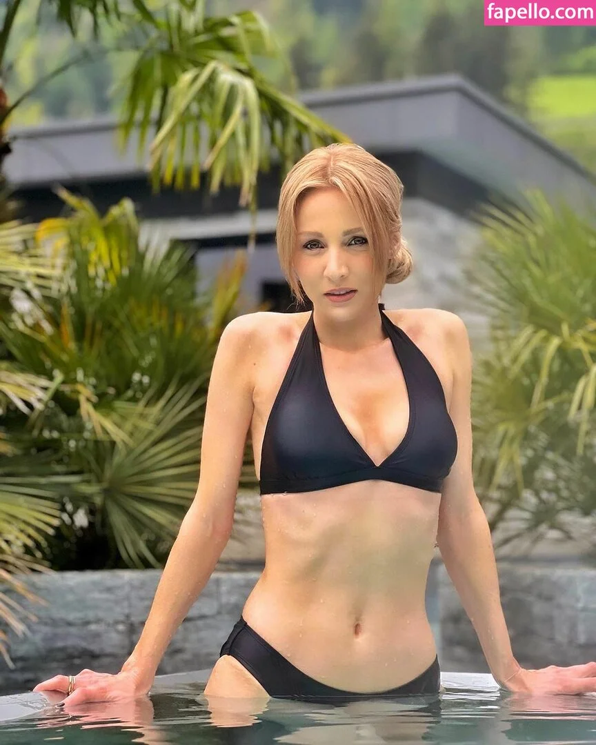 Melissa Naschenweng Onlyfans Photo Gallery 