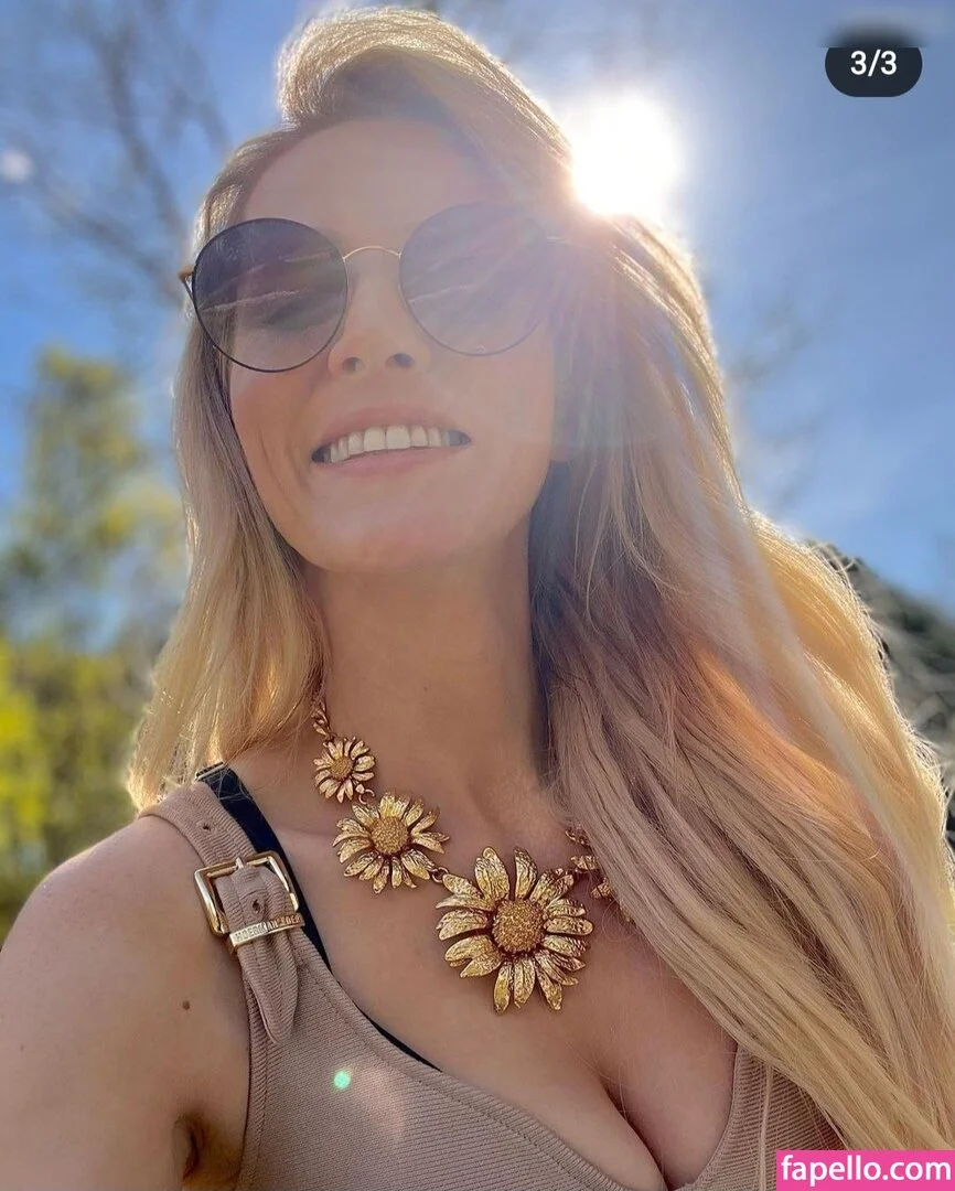 Melissa Naschenweng Onlyfans Photo Gallery 