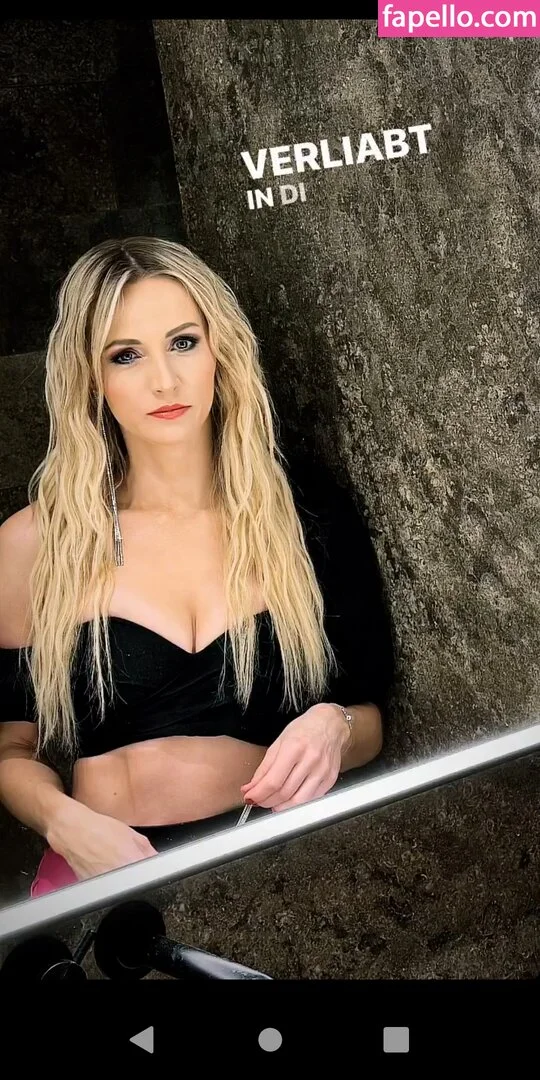 Melissa Naschenweng Onlyfans Photo Gallery 