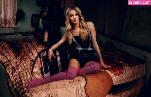 Melissa Naschenweng Onlyfans Photo Gallery 