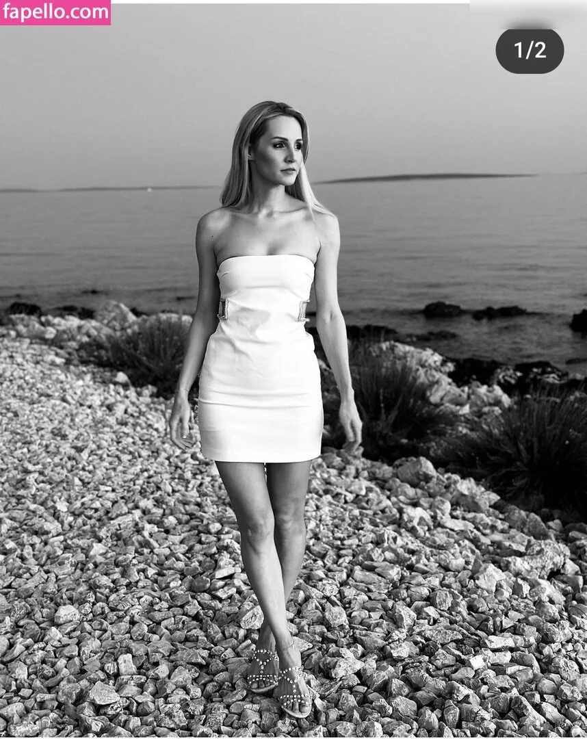 Melissa Naschenweng Onlyfans Photo Gallery 