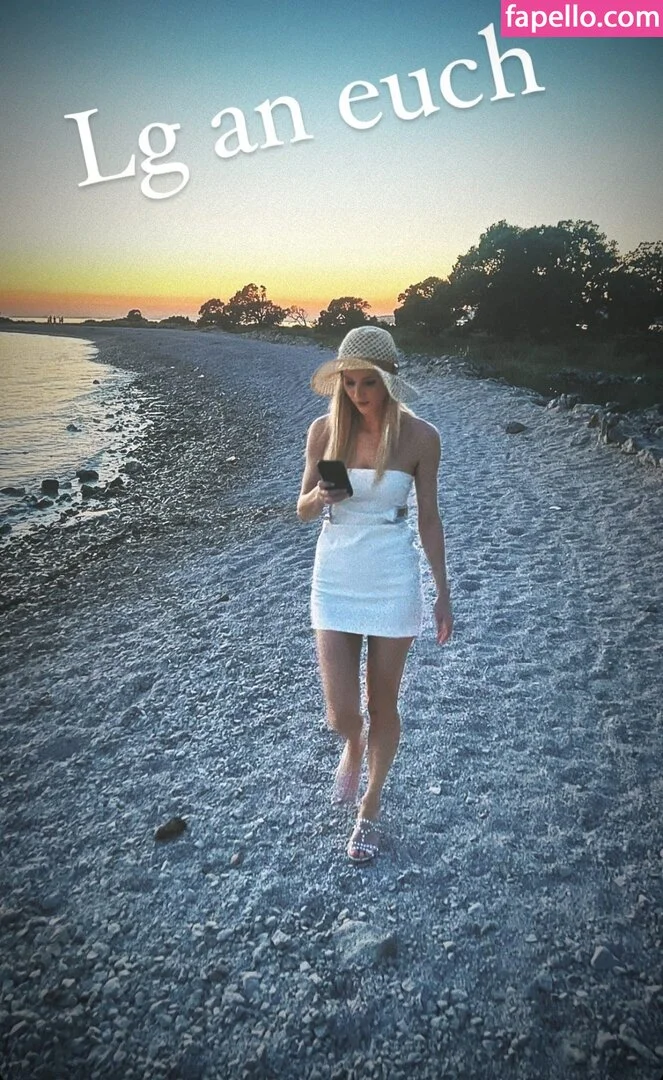 Melissa Naschenweng Onlyfans Photo Gallery 