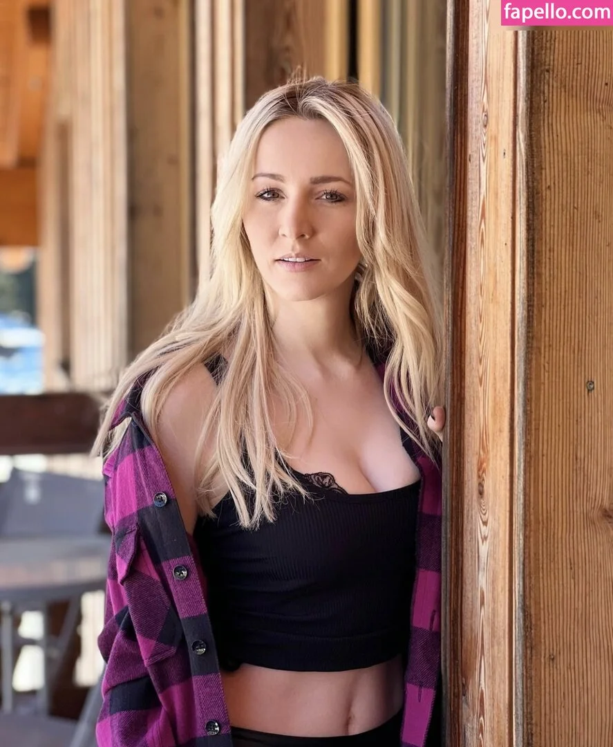 Melissa Naschenweng Onlyfans Photo Gallery 