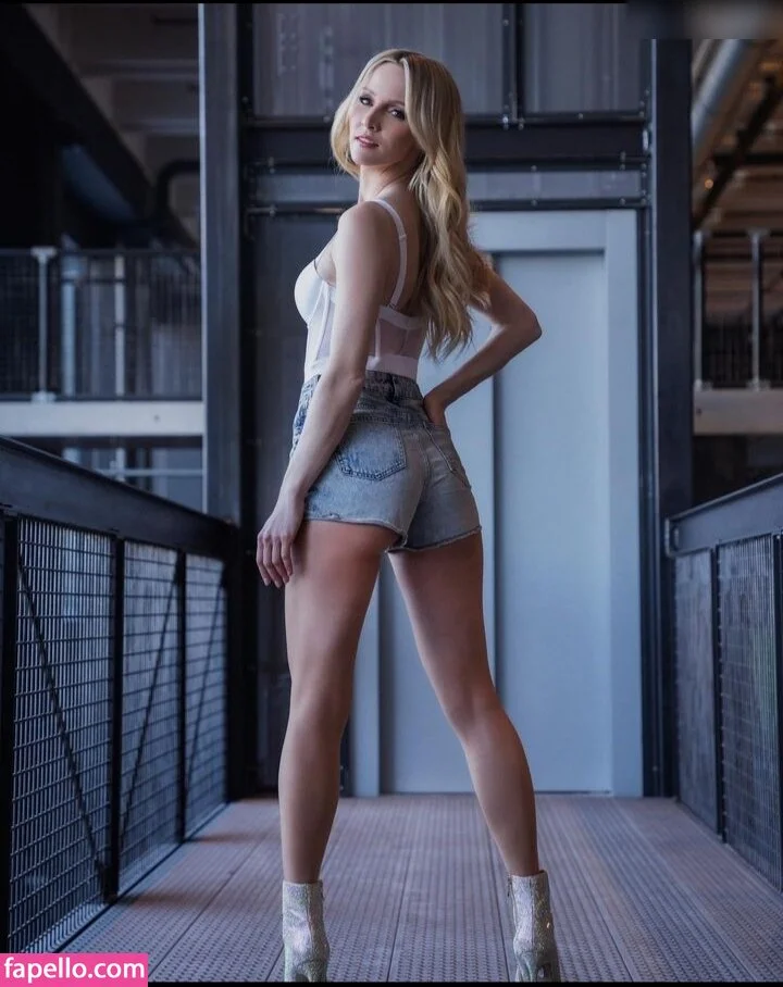 Melissa Naschenweng Onlyfans Photo Gallery 