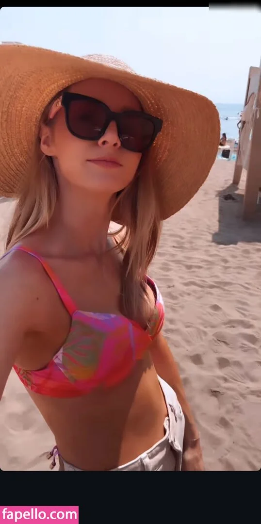 Melissa Naschenweng Onlyfans Photo Gallery 