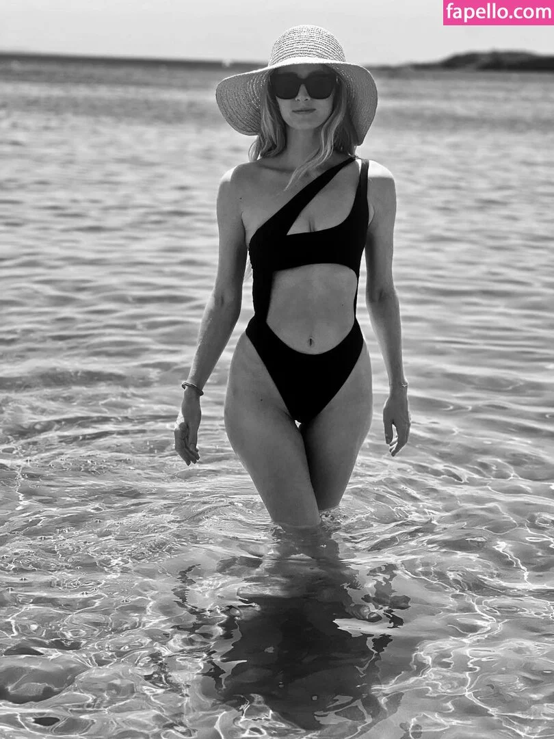 Melissa Naschenweng Onlyfans Photo Gallery 