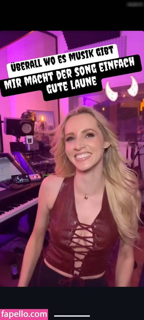 Melissa Naschenweng Onlyfans Photo Gallery 