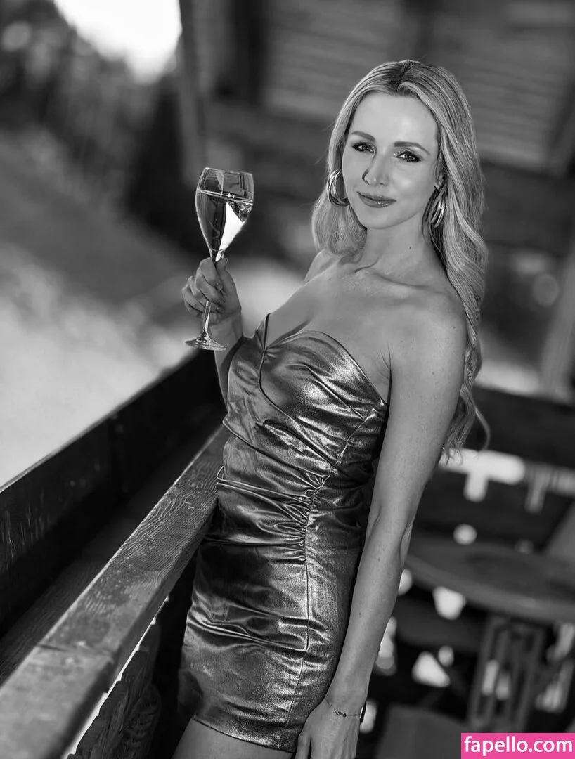 Melissa Naschenweng Onlyfans Photo Gallery 