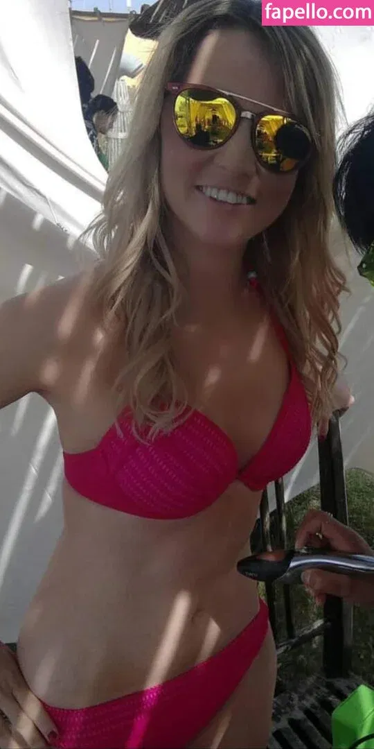 Melissa Naschenweng Onlyfans Photo Gallery 