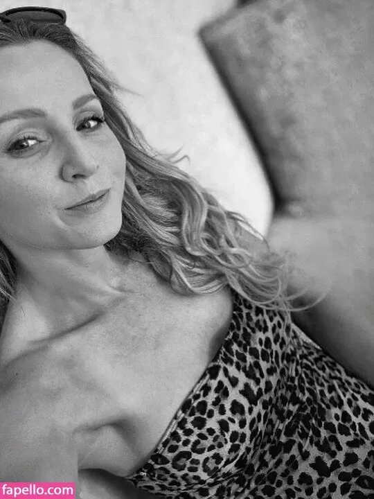 Melissa Naschenweng Onlyfans Photo Gallery 