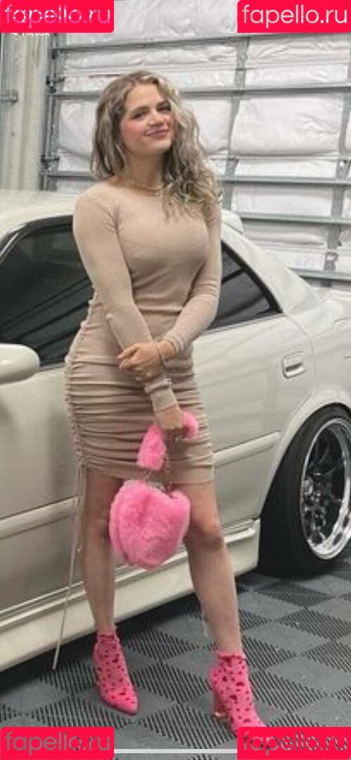 Collete Davis Onlyfans Photo Gallery 