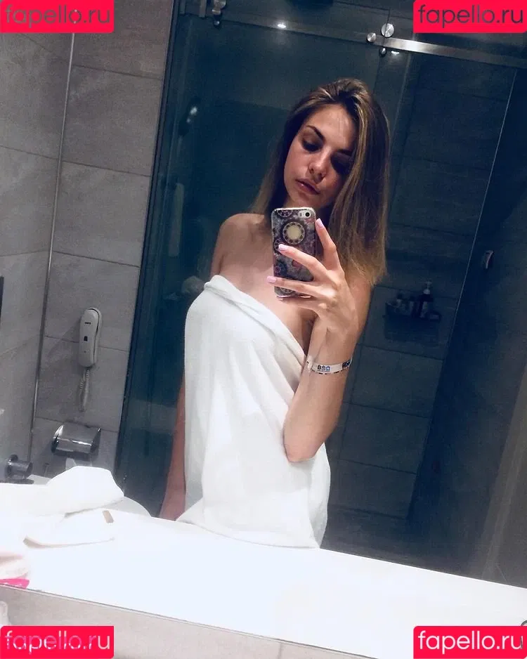 busya18plus Onlyfans Photo Gallery 