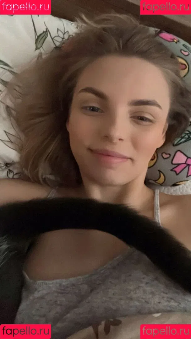 busya18plus Onlyfans Photo Gallery 