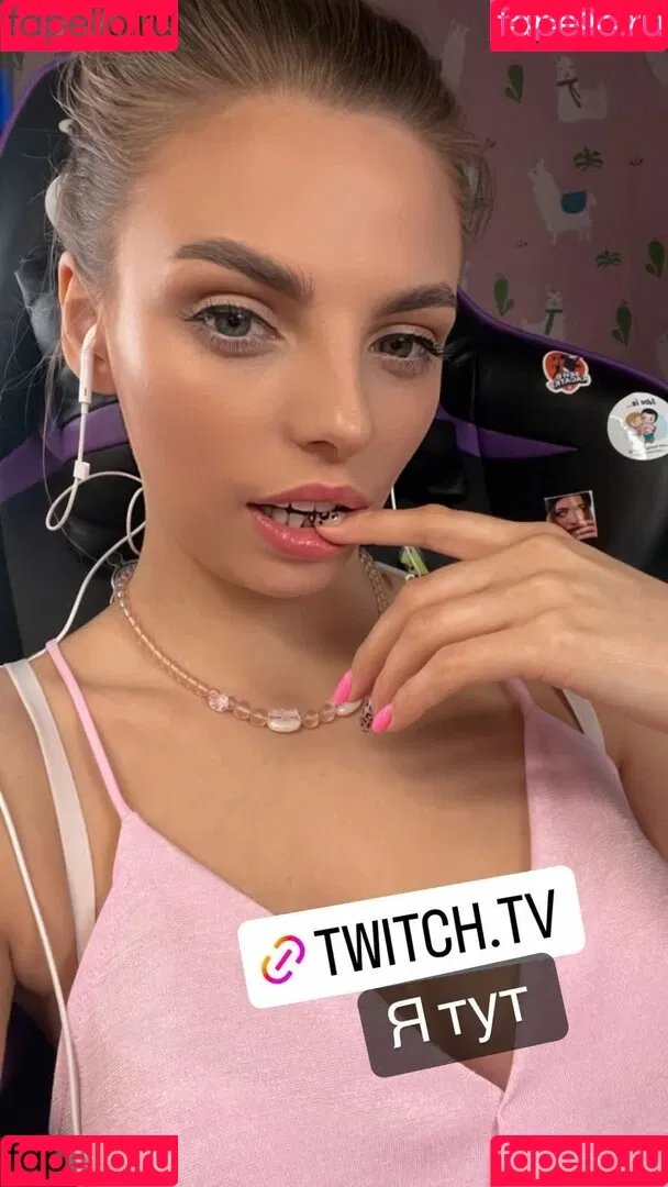 busya18plus Onlyfans Photo Gallery 