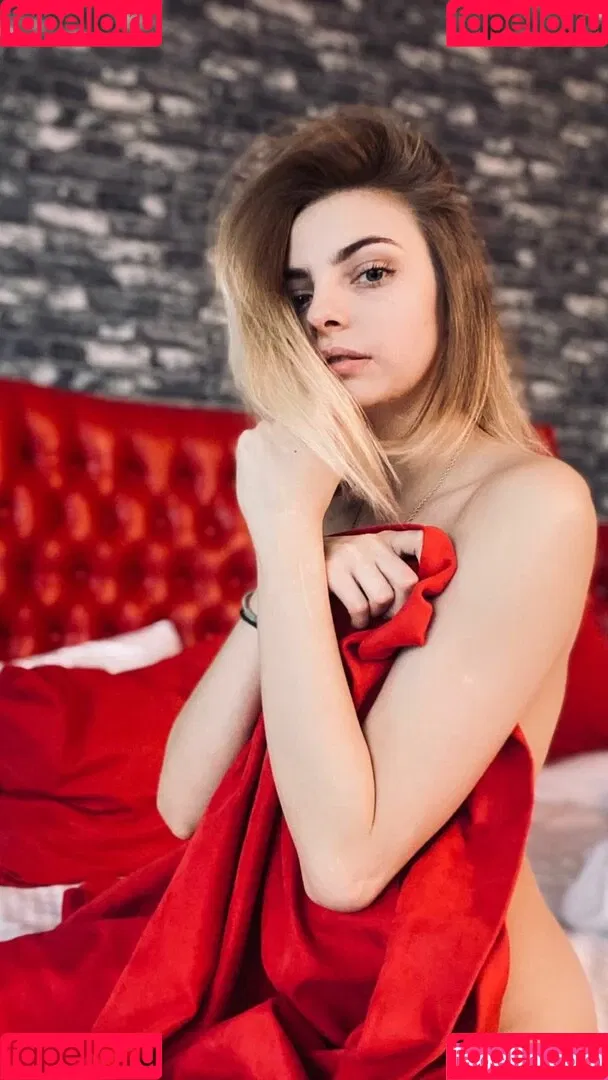 busya18plus Onlyfans Photo Gallery 