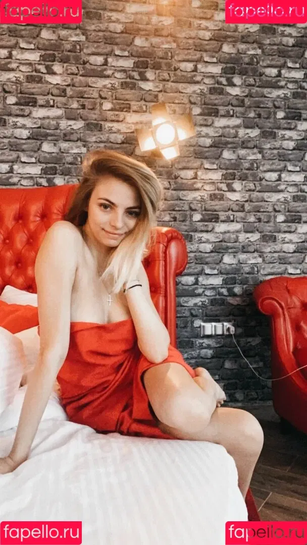 busya18plus Onlyfans Photo Gallery 